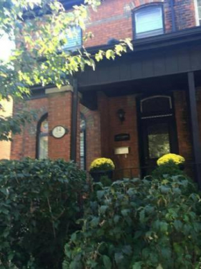 GREY GARDENS HAMILTON Instant Hotel
